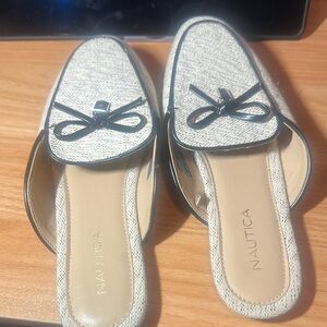 Nautica Women's Black and Cream Mules